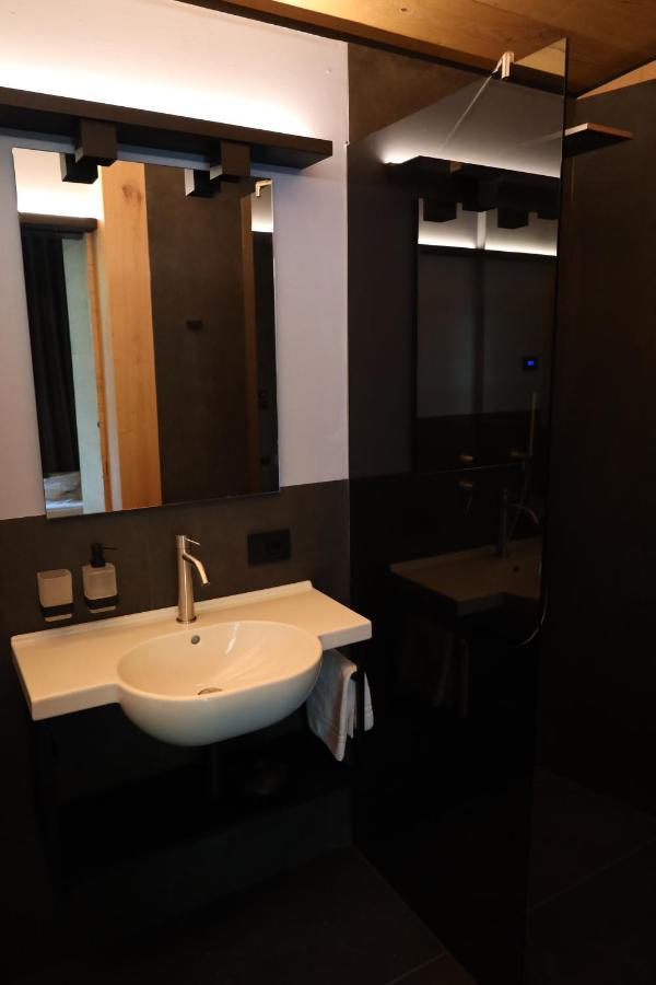 Roggia Dei Cedri Hotel วัลดอบเบียเดเน ภายนอก รูปภาพ
