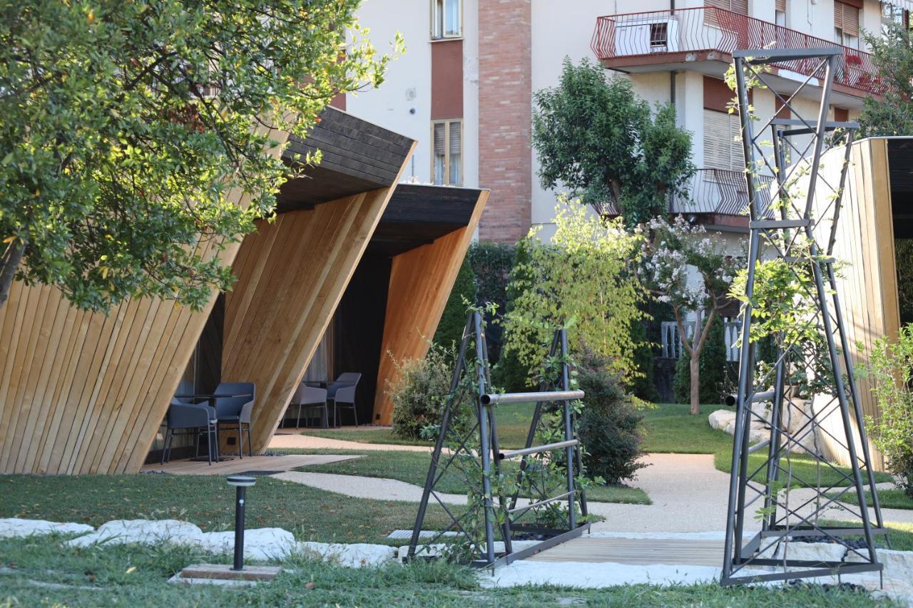 Roggia Dei Cedri Hotel วัลดอบเบียเดเน ภายนอก รูปภาพ